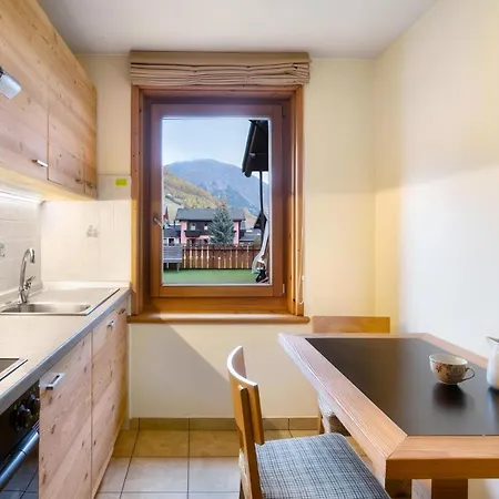 Lorella Aparthotel *